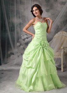 Apple Green Princess Sweetheart Pageant Dress Taffeta Beading