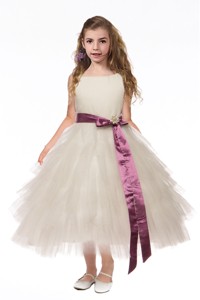 Lovely Scoop White Flower Girl Dress with Bowknot and Ruffled Layers 