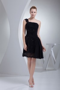 Single Shoulder Black Holiday Gown Dress With Ruching And Sequins
