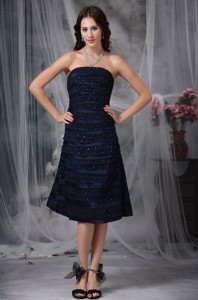 Navy Blue Strapless Knee-length Satin Ruch Bridesmaid Dress