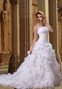Fashionable Beading Princess Strapless Wedding Dress