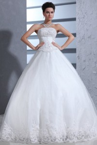 Ball Gown Strapless Lace Appliques Wedding Dress with Chapel Train 