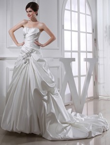Fashinable Princess Ball Gown Sweetheart Paillette Pick-ups Wedding Dress
