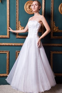 Modest Strapless Floor-length Organza And Taffeta Lace Wedding Dress
