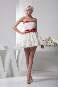 Beading And Pick-ups Accent White Mini Wedding Dress With Red Bowknot