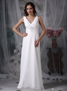 White Column / Sheath V-neck Floor-length Chiffon Beading Prom Dress 