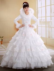 Imitated Feather and Ruffled Layers Decorate Wedding Dress With Ball Gown Floor-length Long Sleeves 