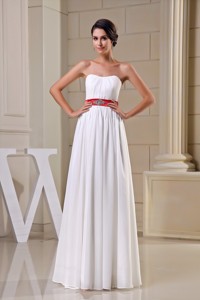 Sweetheart Wedding Dress In White Decorated With Beading Sash