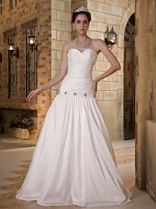 Simple Sweetheart Floor-length Taffeta Beading Wedding Dress