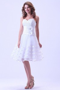 Sweetheart Short Wedding Dress With Ruched and Hand Made Flower Knee-length