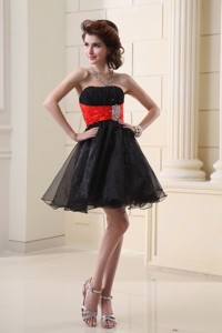 Strapless Organza Black Mini-length Graduation Dress With Beading And Ruching