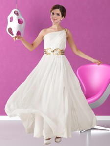 Elegant White One Shoulder Graduation Dress With Sparkling Sequins