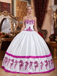 White and Fuchsia Sweetheart Floor-length Taffeta Appliques Quinceanera Dress