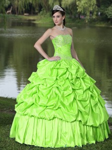 Spring Green For Clearance Quinceanera Dress With Strapless Beaded Decorate Taffeta