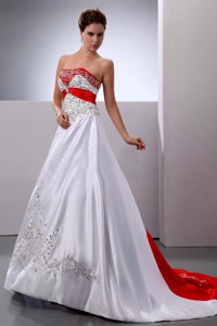 New Arrival Wedding Dress With Embroidery And Beading Court Train