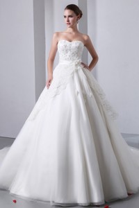 Beautiful Sweetheart Cathedral Train Tulle And Taffeta Lace Wedding Dress