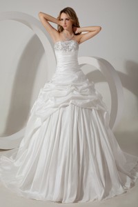 Romantic Ball Gown Strapless Court Train Taffeta Beading Wedding Dress 