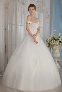 Fashionable Ball Gown Off The Shoulder Floor-length Tulle Beading Wedding Dress 