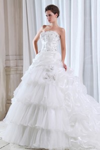 Roamntic Strapless Court Train Organza Beading And Appliques Wedding Dress