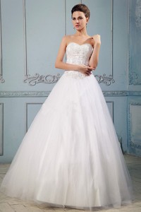 Pretty Princess Sweetheart Appliques Wedding Dress With Floor-length