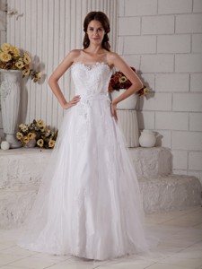 Magnificent Sweetheart Brush Train Tulle Appliques Wedding Dress