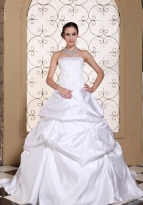 Beautiful Wedding Dress Embroidery On Taffeta White Pick-ups Gown