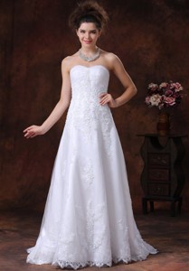 Lace Sweetheart Brush Romantic Wedding Dress With Beading