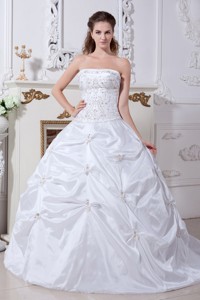 Beautiful Strapless Court Train Taffeta Embroidery Wedding Dress