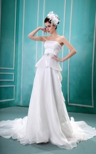 Discount Strapless Wedding Dress With Ruch And Beading In Wedding Party