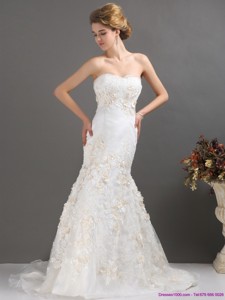 Classical Sweetheart Wedding Dress With Beading And Appliques