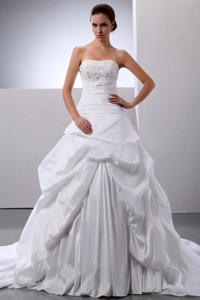 New Arrival Princess Appliques And Pick-ups Wedding Dress With Taffeta In