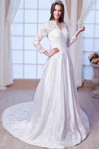Luxurious V-neck Chapel Train Satin Lace And Appliques Wedding Dress