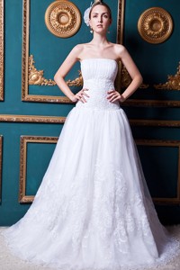 Beautiful Strapless Court Train Organza Lace Wedding Dress