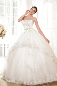 Luxurious Ball Gown Strapless Floor-length Tulle Appliques Wedding Dress 