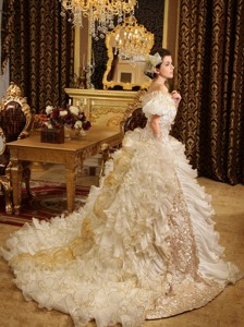 Custom Made Luxurious Off The Shoulder Appliques And Ruffles For Wedding Dress Chapel Train