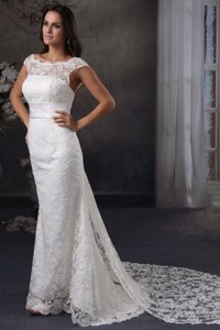 Luxurious Column Scoop Lace Wedding Dress with Watteau Train 