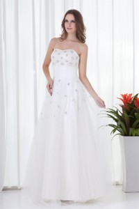 Floor-length Elegant Strapless Wedding Dress With Beading
