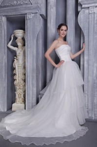 White Princess Strapless Chapel Train Taffeta And Organza Appliques Wedding Dress