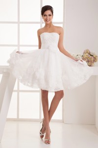 Flowers Beaing and AppliquesStrapless Princess Wedding Dress with Lace Edge 