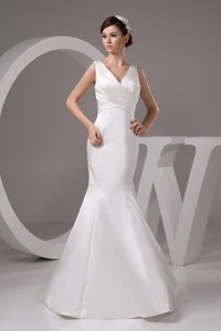 V-neck Mermaid Wedding Dress In White With Ruche Floor-length
