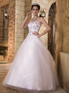 Simple Sweetheart Floor-length Taffeta And Tulle Embroidery Wedding Dress