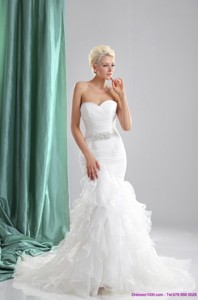 Popular Ruffles White Sweetheart Wedding Dress With Sequins
