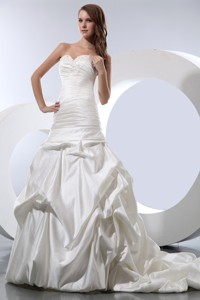 Gorgeous Sweetheart Court Train Taffeta Beading And Pick-ups Wedding Dress