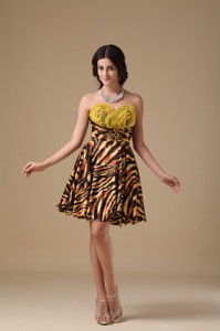 Multi-color Sweetheart Mini-length Leopard Beading Prom Dress