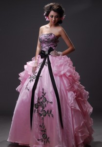 Saint Peters Appliques With Beading Decorate Bodice Bowknot Ruffled Layers Floor-length Ball Gown Pr