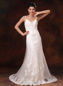 Straps And V-neck With Lace Appliques Decorate Waist Court Train New Styles Wedding Dress For C