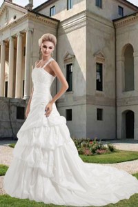 Beautiful Straps Court Train Appliques Wedding Dress with Criss Cross 