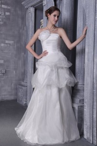 White Princess Strapless Floor-length Organza And Taffeta Hand Flower Wedding Dress