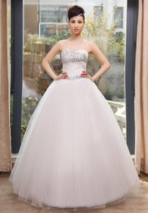 Aalen Germany Rhinestones Decorate Bust and Wasit Sweetheart Neckline Floor-length Tulle Wedding Dre