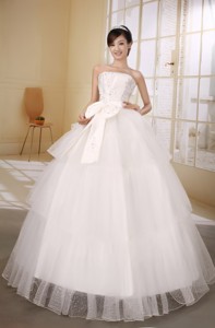 Satin and Organza Strapless Neckline Wedding Dress With Bow and Beaded Decorate Hot In Aichtal Germa
